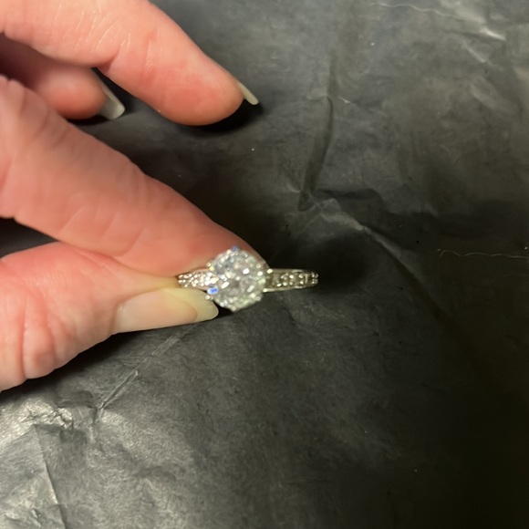 Silver fake diamond ring - Picture 4 of 4